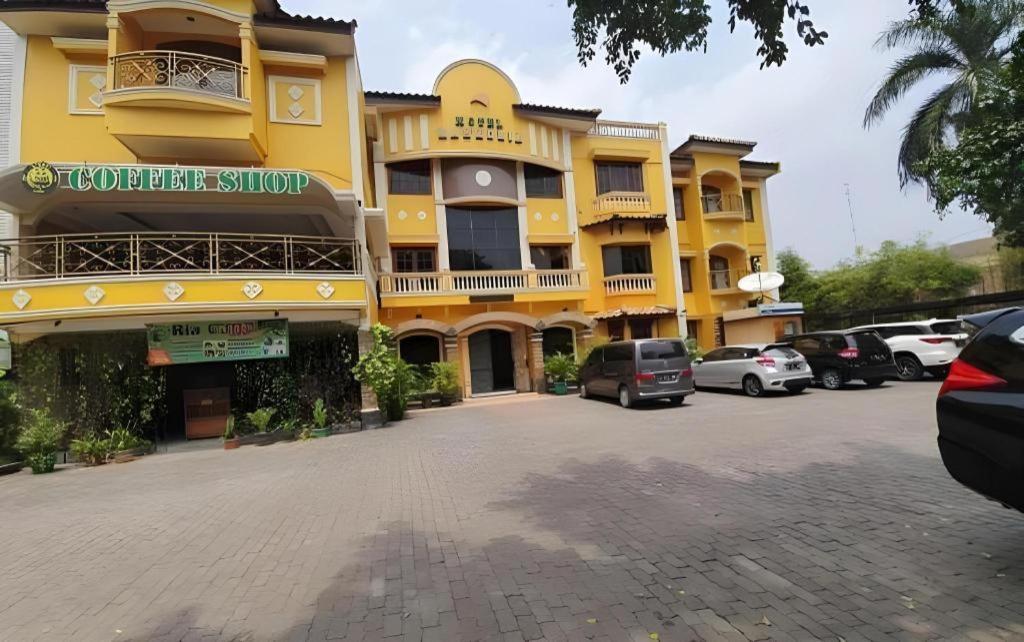 Mahadria Hotel Серанг Экстерьер фото