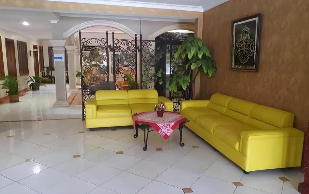 Mahadria Hotel Серанг Экстерьер фото