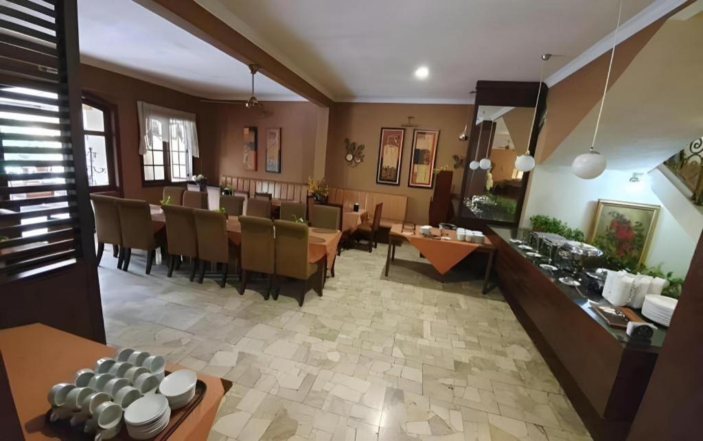 Mahadria Hotel Серанг Экстерьер фото