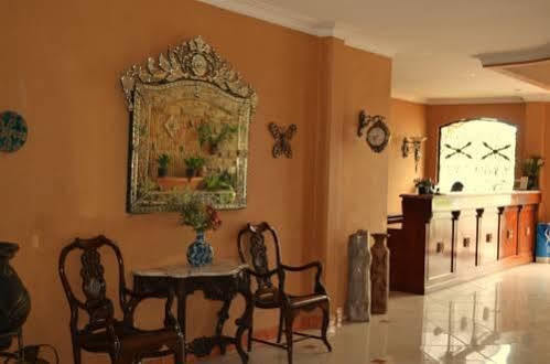 Mahadria Hotel Серанг Экстерьер фото